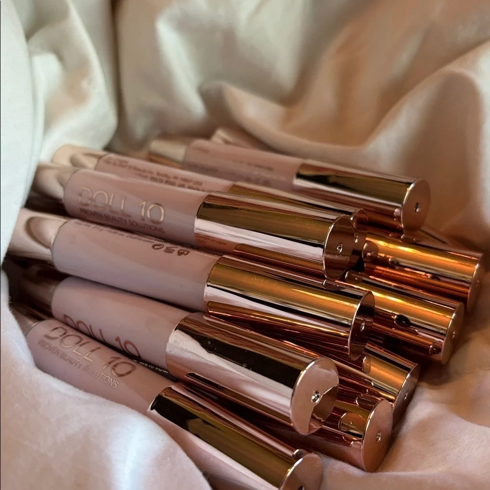 Doll 10 Proven beauty solutions color Enjoy Life lip crayon 2.4g  lip stick